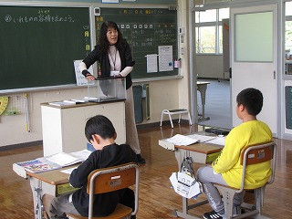 中 (3)