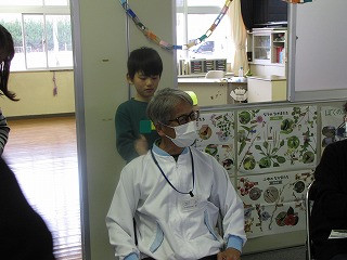 ④肩たたき・お礼 (2)