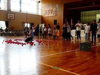 ④玉入れ (3)