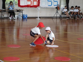 ⑩どっちが多い？オセロ対決 (1)